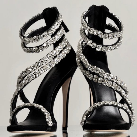 Aminah Abdul Jillil Size 11 - Picture 5 of 14